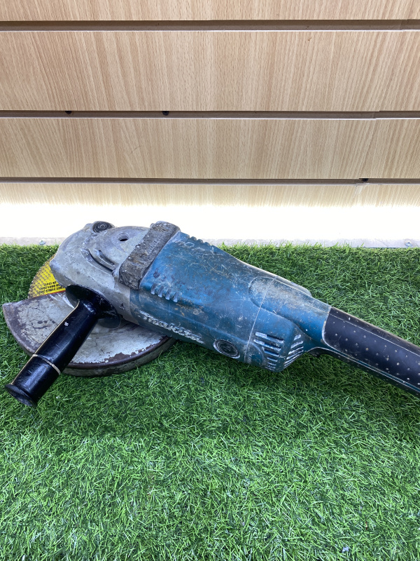 Болгарка Makita GA 9020