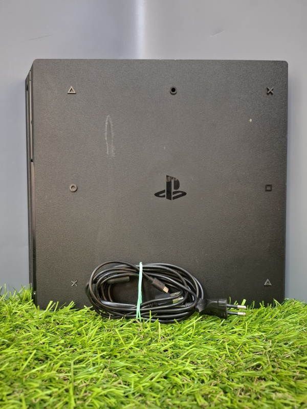 Игровая приставка Sony PS4 PRO 1tb