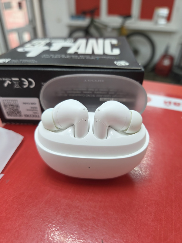 Наушники Tecno BUDS 4