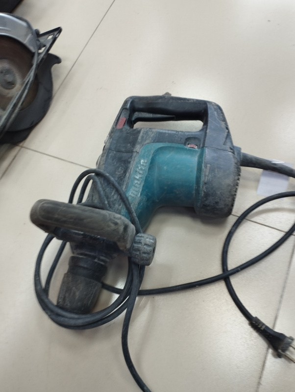 Отбойный молоток Makita 4501